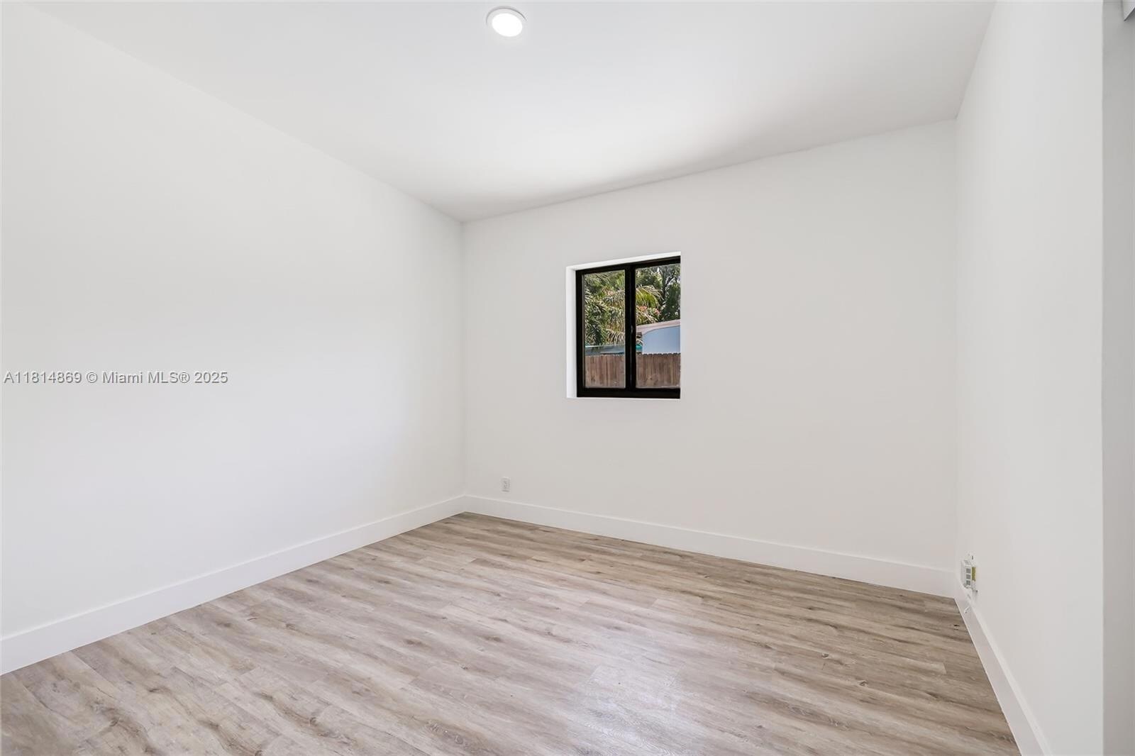 Building Photo - 3105 SW 16th St