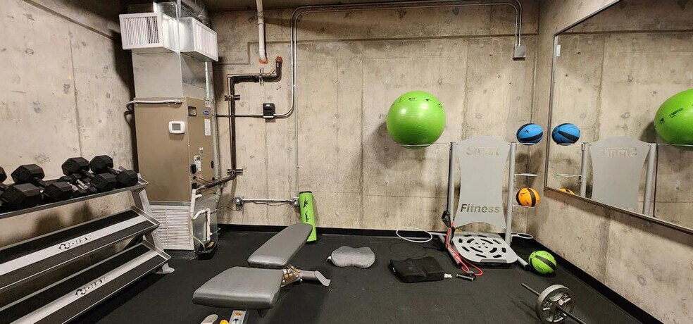 Building Photo - 12207 NE 116th St