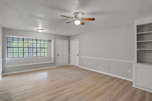 Building Photo - 225 Kiowa Dr