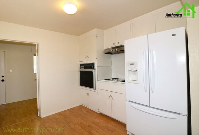 Building Photo - 21627 7 Lakes Rd