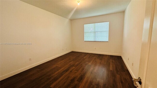 Building Photo - 5217 SW 78th Terrace