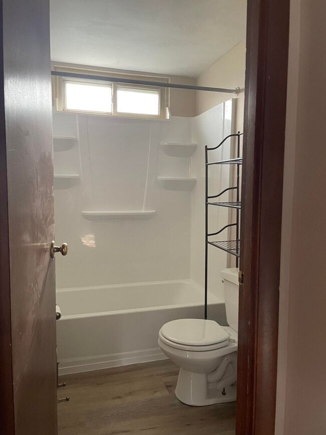 Building Photo - 2 Bedroom Townhome in Moon