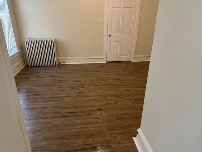 Building Photo - 109 Windsor St