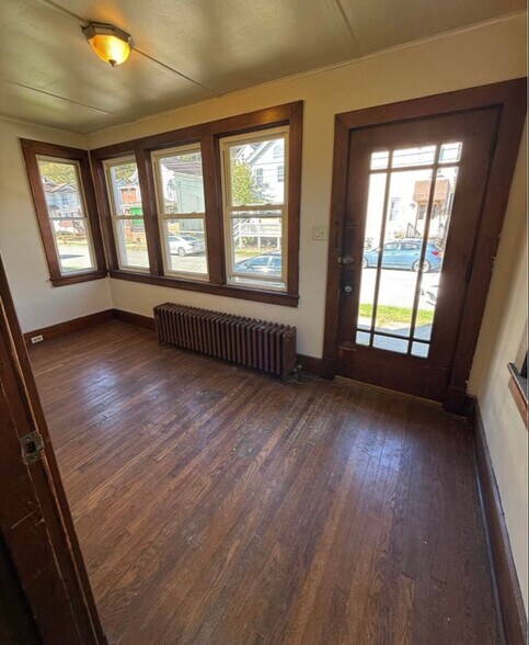 Building Photo - 333-335-335 2nd St