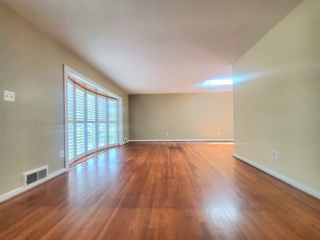 Building Photo - 4517 Mayfield Dr