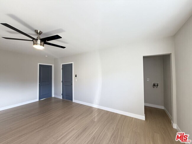 Building Photo - 1505 Cochran Ave