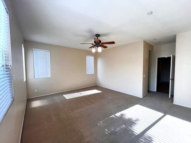 Building Photo - Beautiful 4 Bedroom, 3 Baths Single Family Home In North Fontana for Lease