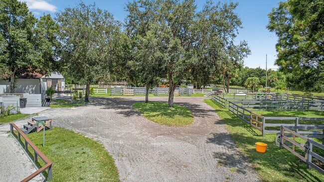 Building Photo - 17218 Shetland Ln
