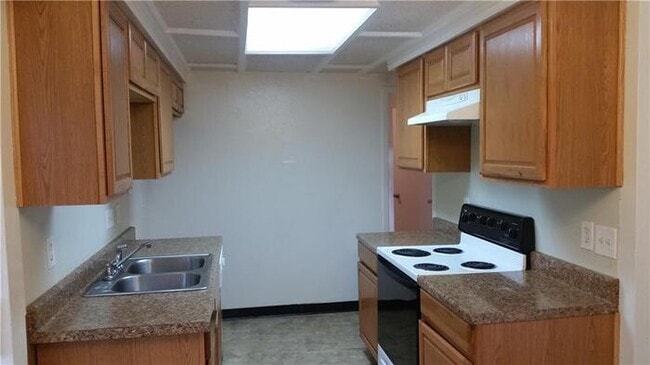 Building Photo - 7706 Northcrest Blvd