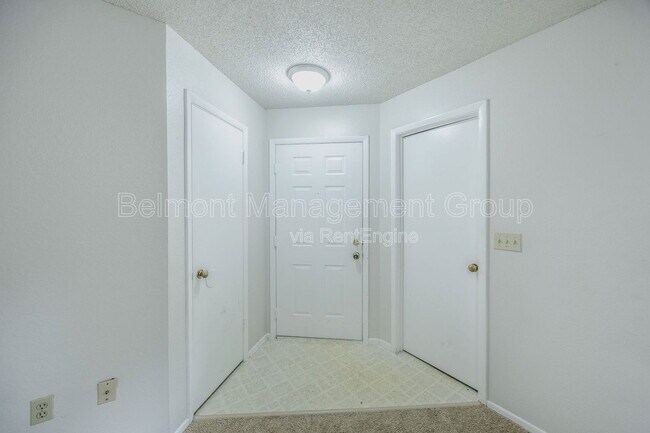 Building Photo - 974 Leeward Pl