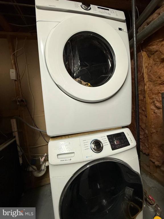 Building Photo - 17929 Milroy Dr