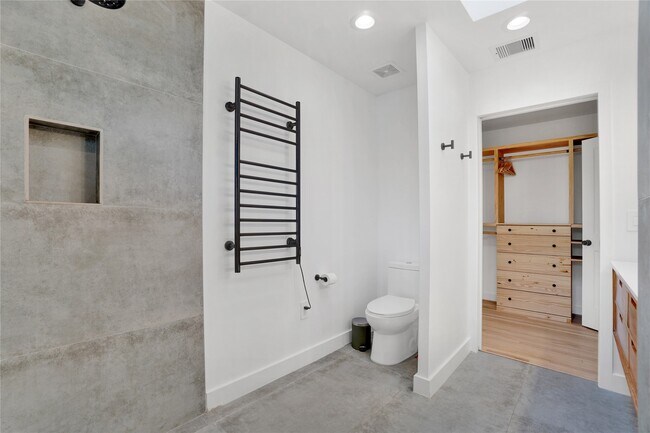 Building Photo - 5226 Kinglet St