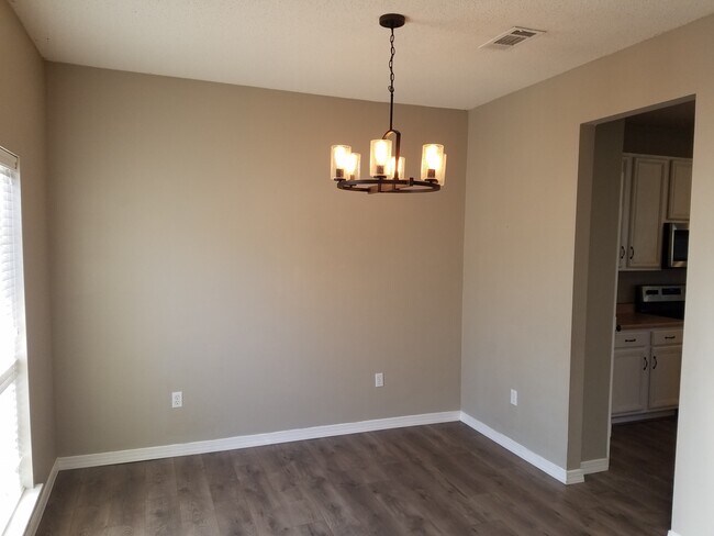 Building Photo - 852 Terrace Ct