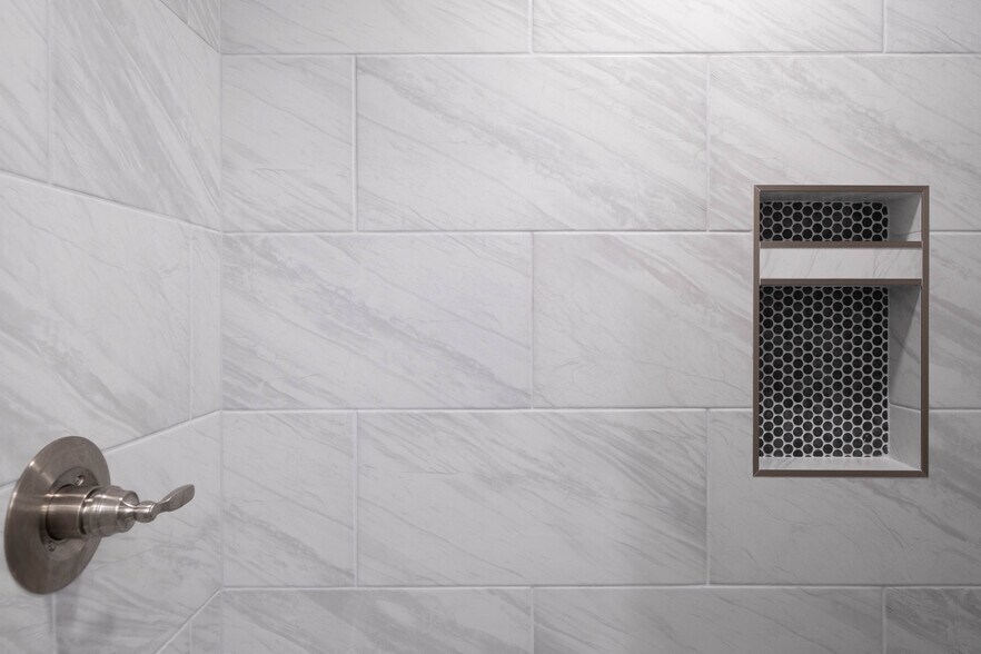 Building Photo - 1810 3rd Ave