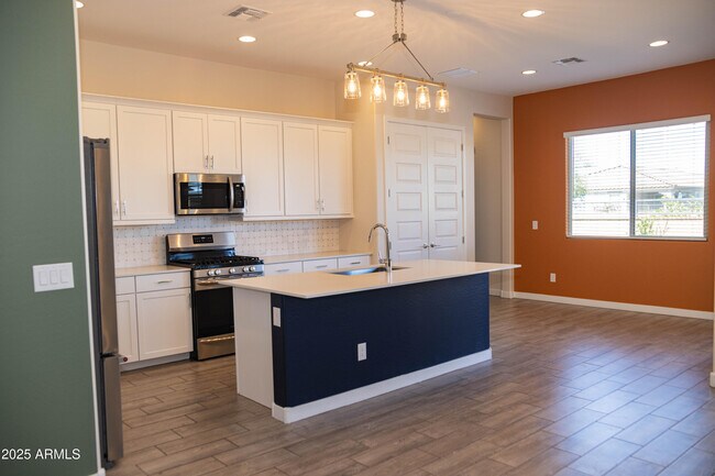 Building Photo - 4336 E Austin Dr