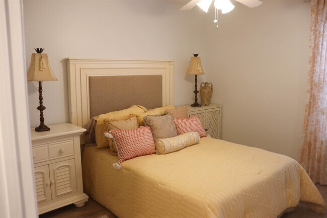 Building Photo - 4384 Daphne Ln