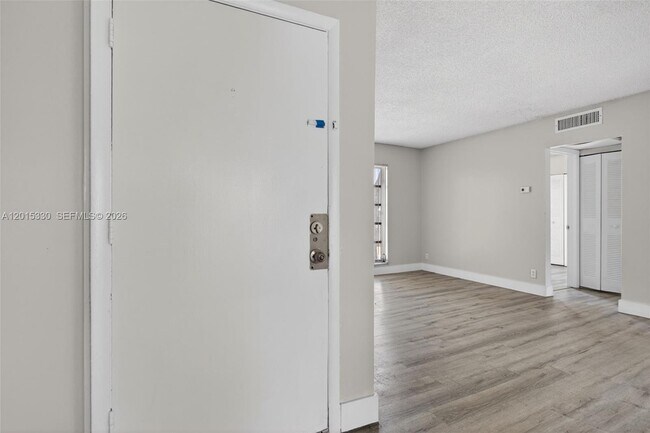 Building Photo - 4409 Treehouse Ln