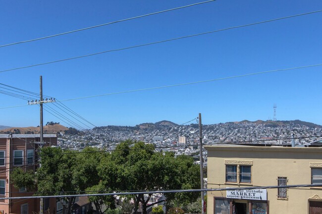 Building Photo - 2BR/2BA Potrero Contemporary View Condo! 2...