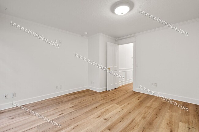 Building Photo - Beautiful North Portland Home —3- Bedrooms, Garage, Fenced Yard & Bonus Space