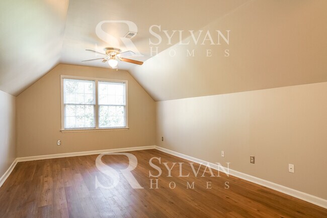 Building Photo - Enjoy Relaxation & Sophistication in this ...