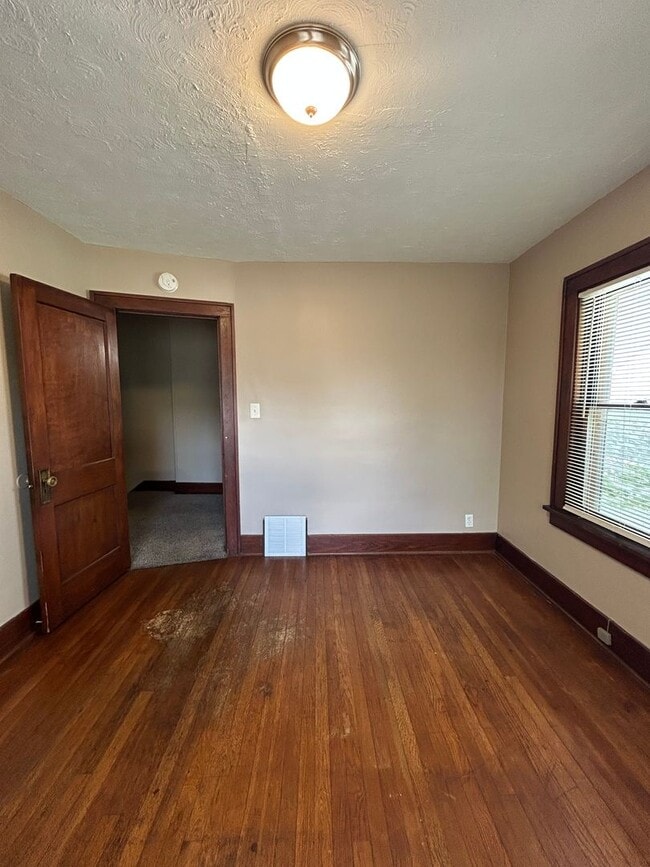 Building Photo - 1417 N 31st St