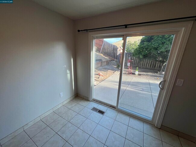 Building Photo - 1091 Alamo Ct