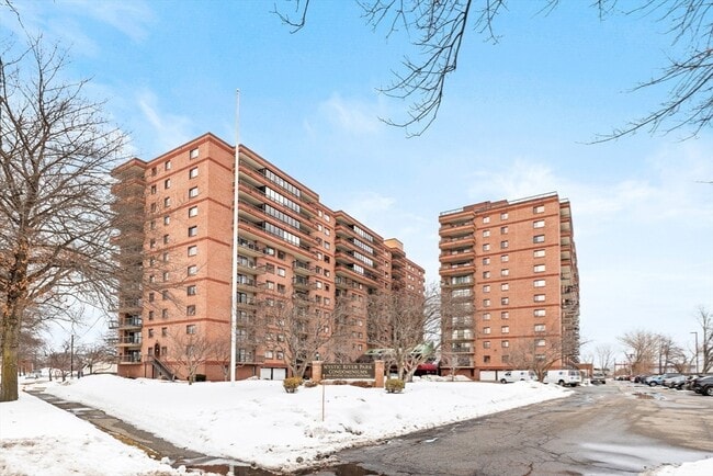 Building Photo - 3920 Mystic Valley Pkwy