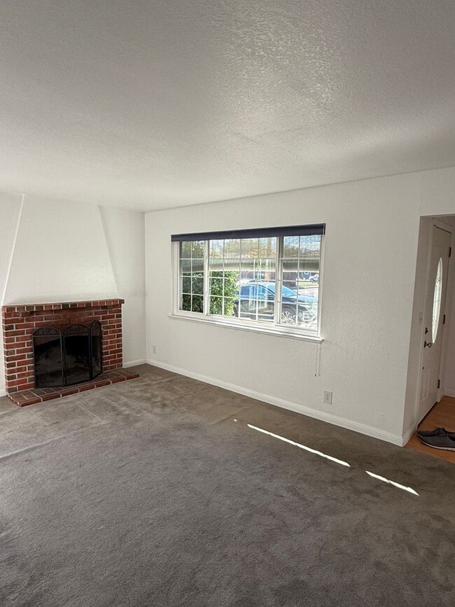Building Photo - 7389 Newcastle Ln