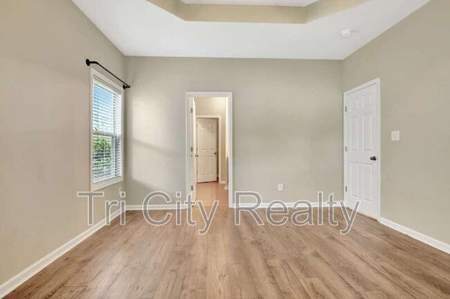 Building Photo - 113 Macalester Dr