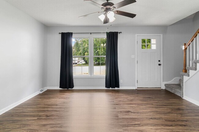 Building Photo - 1591 Barrett Dr
