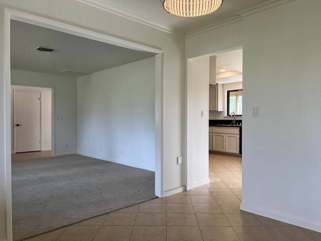 Building Photo - 3 Bed 2 Bath 3 Car Garage in Granite Bay with an Optional Fenced Pasture