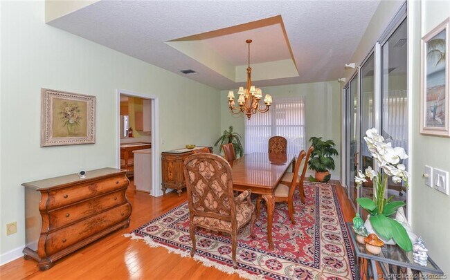 Building Photo - 3510 SE Cambridge Dr