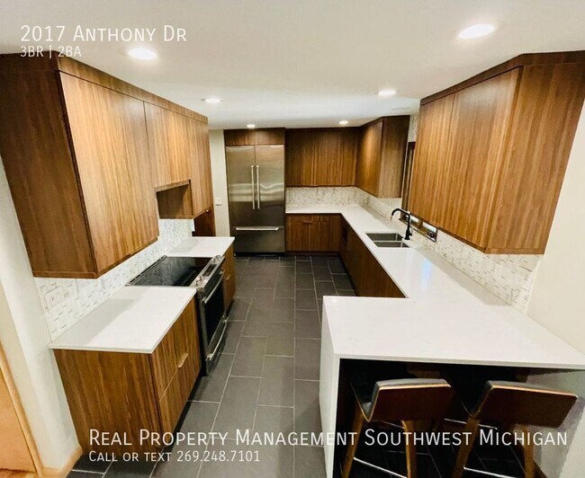 Building Photo - 2017 Anthony Dr