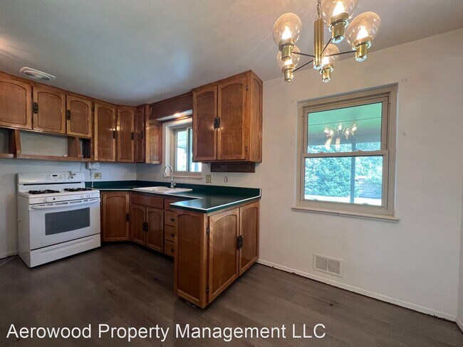 Building Photo - 3 br, 2 bath House - 850 S Flower