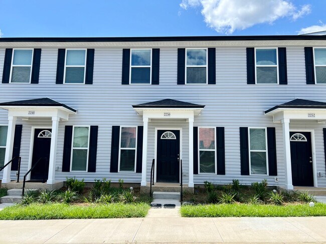 Primary Photo - 3/3 Condo in Mission Overlook-MOVE IN SPEC...