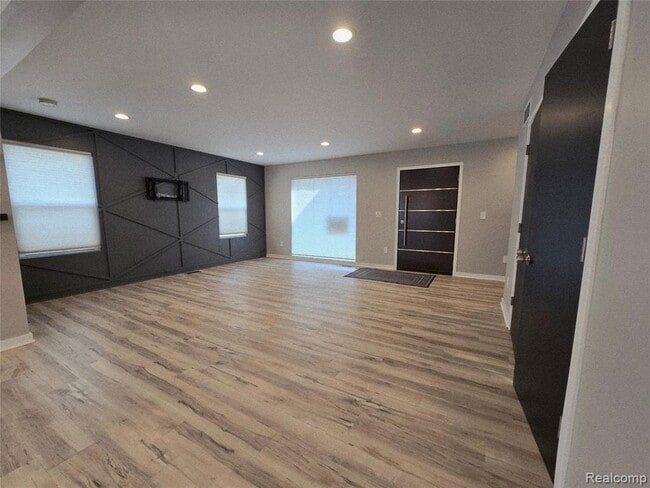 Building Photo - 1277 E Lincoln St