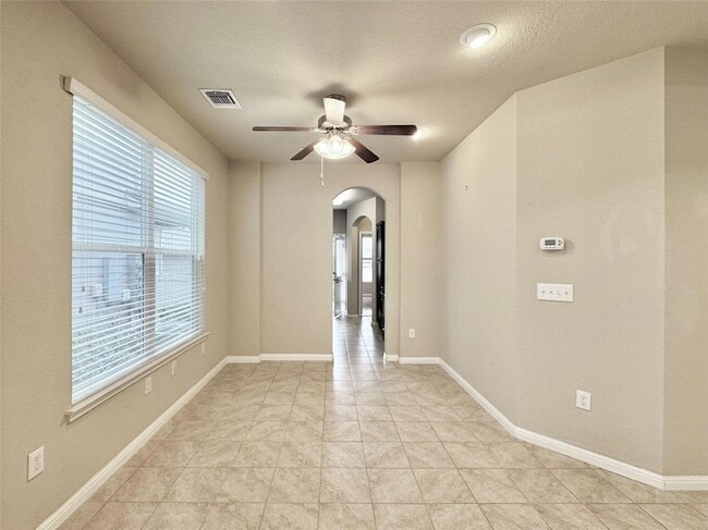 Building Photo - 407 Katmai Cir