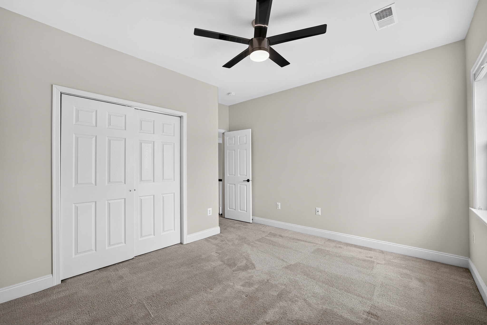 Building Photo - 23202 Evergreen Ridge Dr