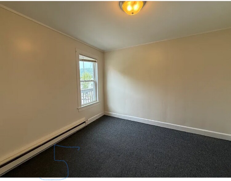 Building Photo - 325 Cumberland St