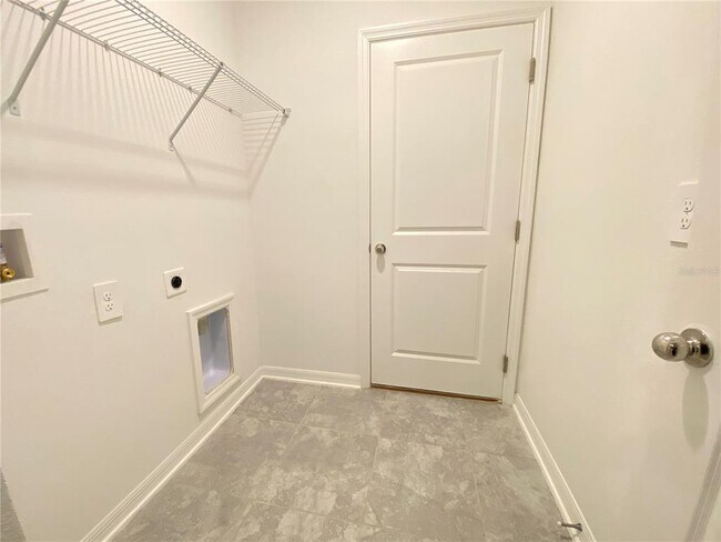 Building Photo - 4236 Pebbles Throw Dr