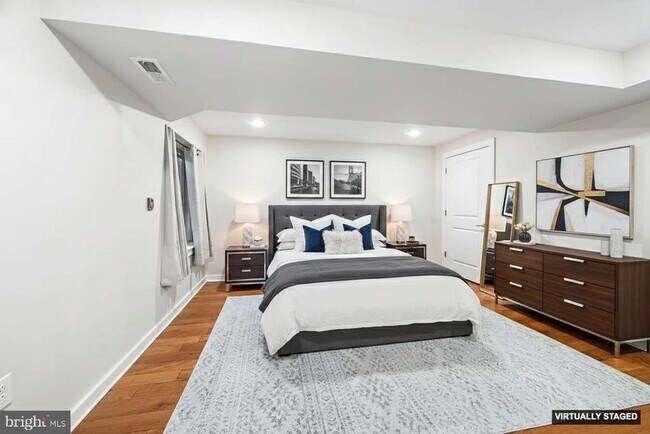 Building Photo - 1640 N 5th Ct