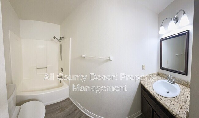 Building Photo - 2809 N Los Felices Rd
