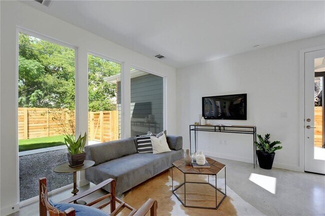 Building Photo - 5514 Avenue H