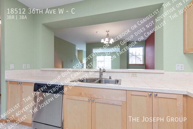 Building Photo - 18512 36th Ave W