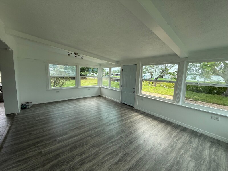 Building Photo - 545 Palmetto Dr