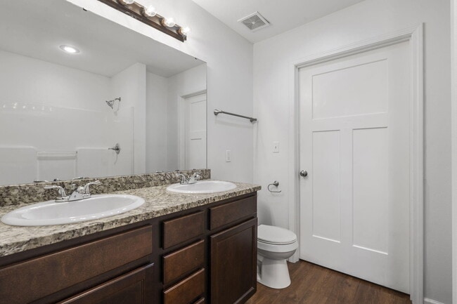 Building Photo - 2303 W Bridlewood Trail