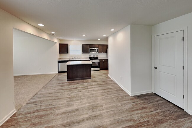 Building Photo - 2835 Strauss Ln