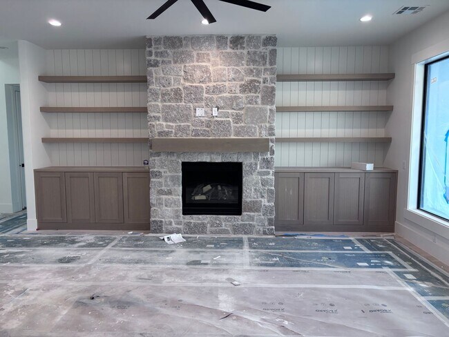 Building Photo - Gorgeous New Construction with 6 bed 4 bath plus Swimming Pool and RV Garage