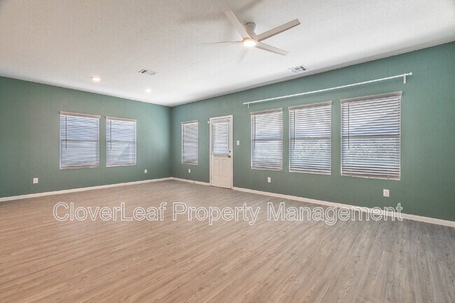 Building Photo - 422 Angel Trumpet Ct