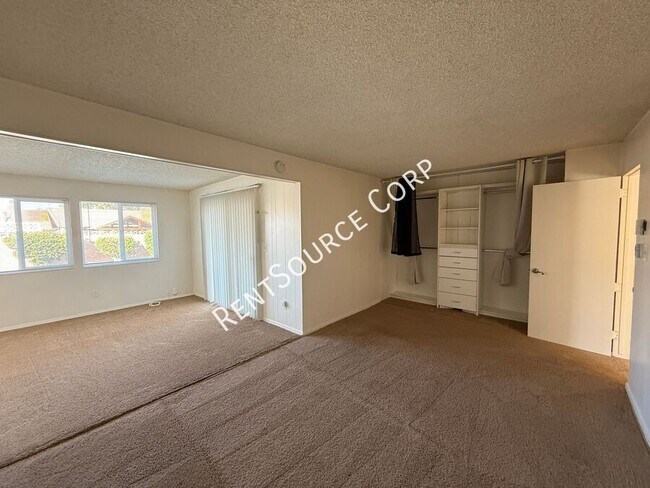 Building Photo - 44415 Lowtree Ave